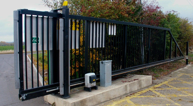 automatic slidiing gate